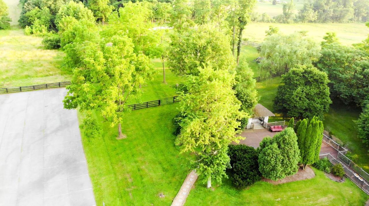 The Manor At Airmont Bed & Breakfast Purcellville Exterior photo