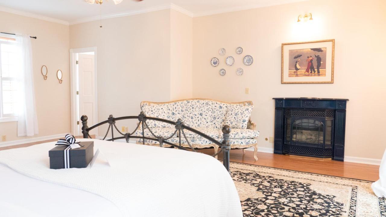 The Manor At Airmont Bed & Breakfast Purcellville Exterior photo